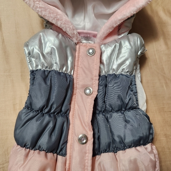 Girls Little Lass‎ quilted puffer vest size 2T - Picture 2 of 11